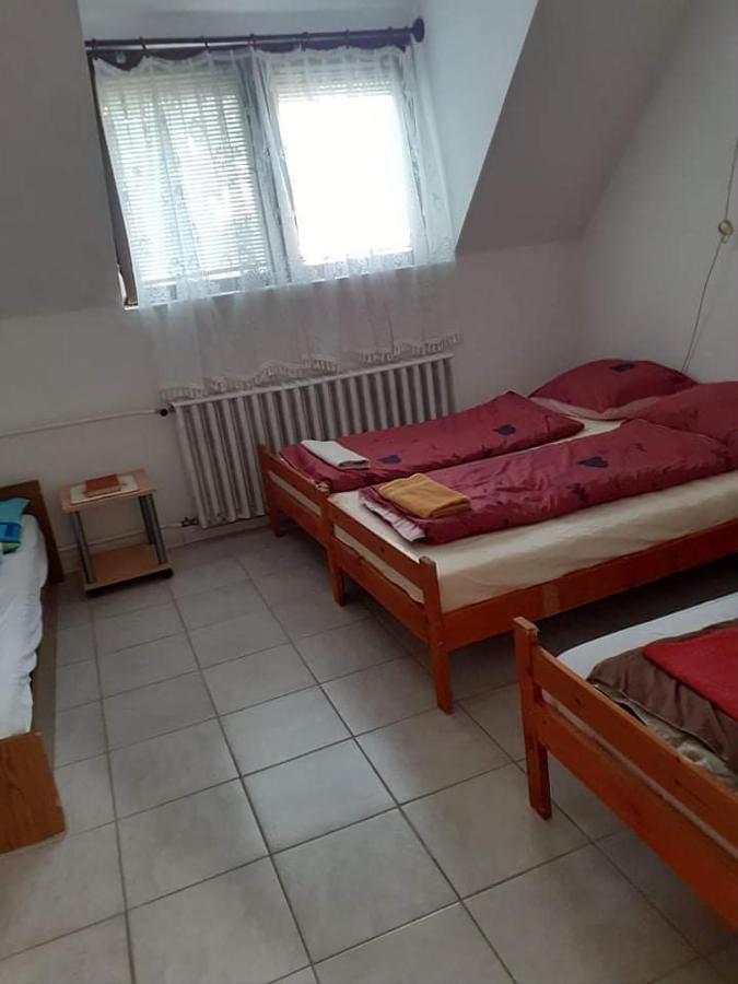 Pihenes A Malomtonal Privat Berlemeny Pension Tapolca Buitenkant foto