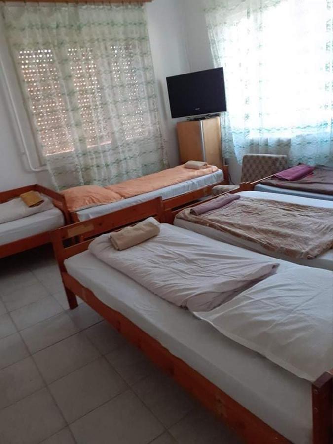 Pihenes A Malomtonal Privat Berlemeny Pension Tapolca Buitenkant foto