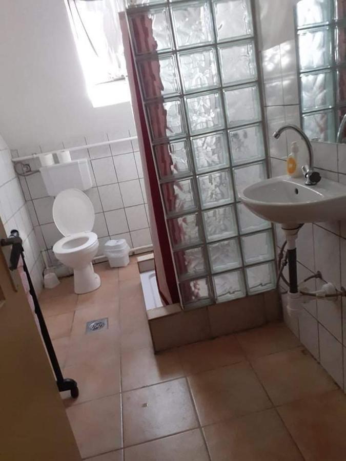 Pihenes A Malomtonal Privat Berlemeny Pension Tapolca Buitenkant foto