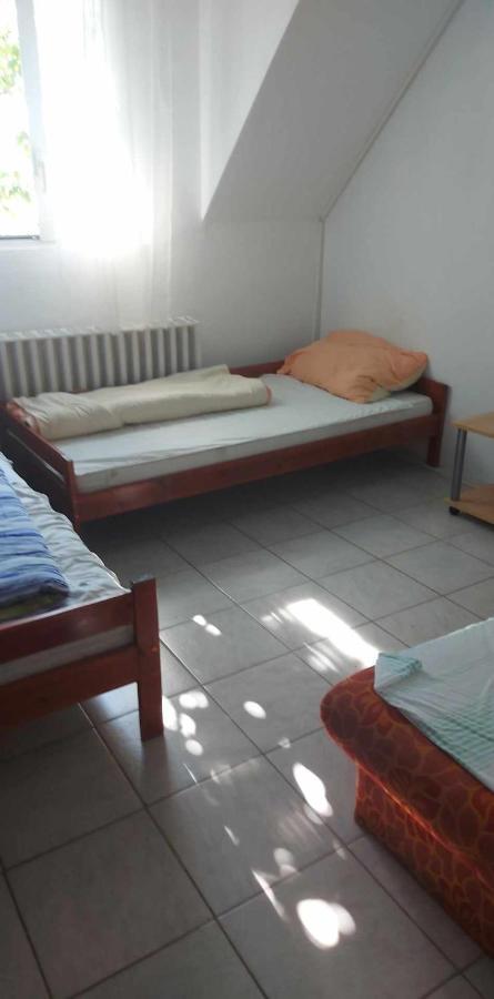 Pihenes A Malomtonal Privat Berlemeny Pension Tapolca Buitenkant foto